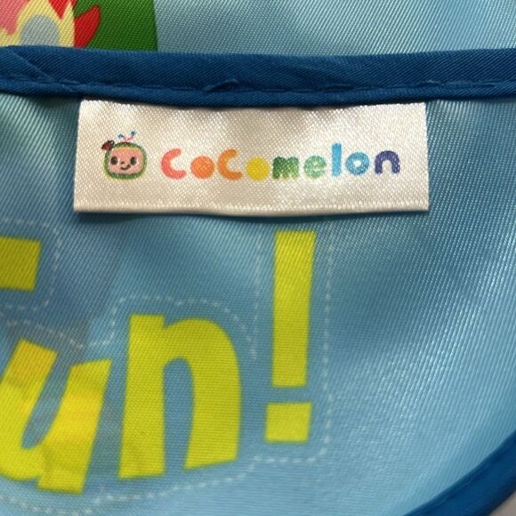 CoComelon set of 2 Bibs EUC - Picture 5 of 11